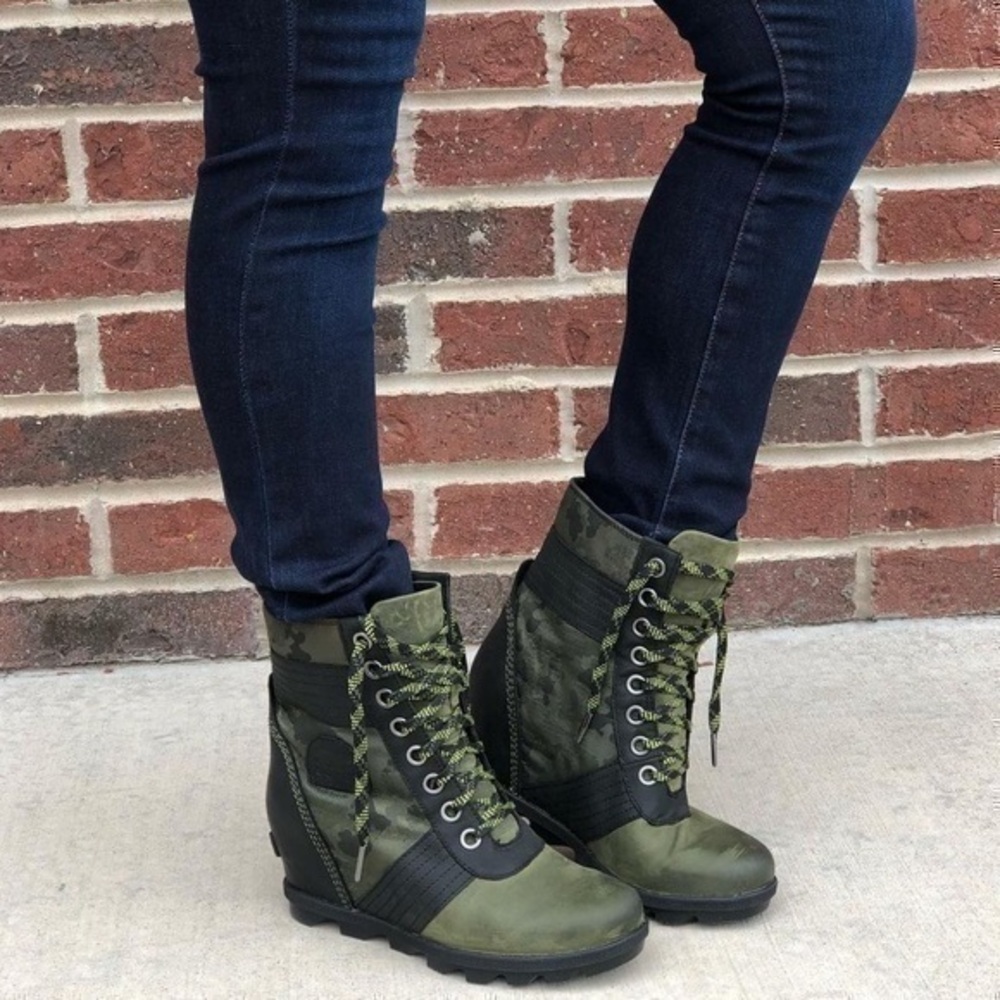 SOREL Lexie Wedge Lace Up Waterproof Boots Hiker Green Fall Winter Spring